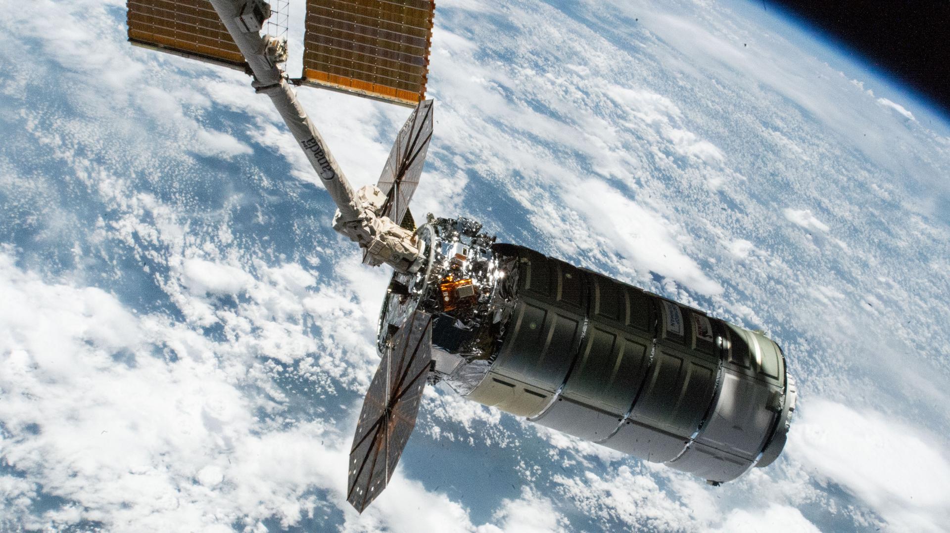 Cygnus XL（SS William C. 'Willie' McCool）のISS到着と燃焼遅延対応